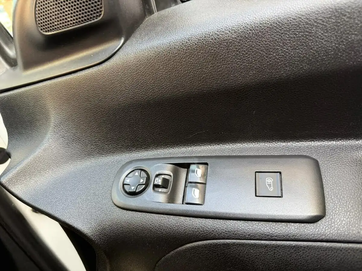 2020-peugeot-partner-15-bluehdi-1000-professional-100ps-eu6dt-panel-big-10