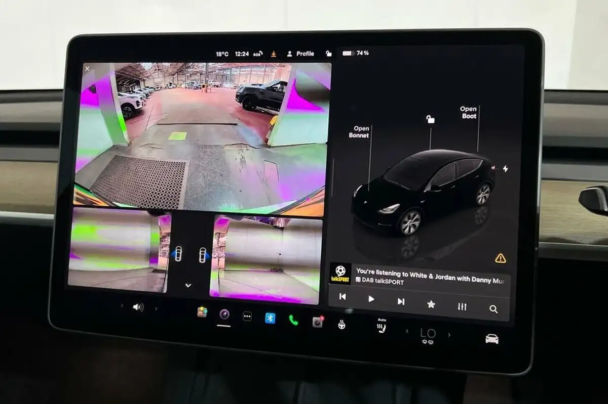 2023-tesla-model-y-e-rwd-big-12