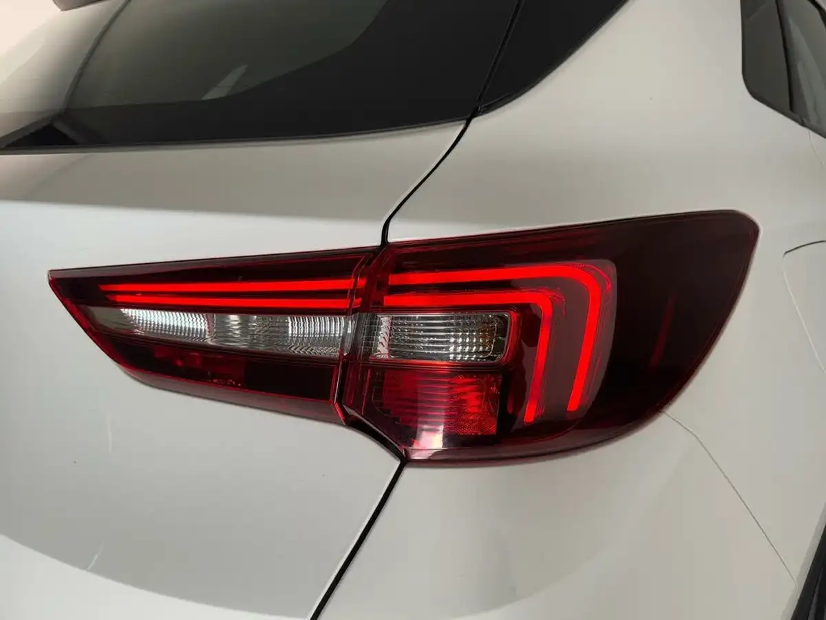 2021-vauxhall-grandland-x-15td-elite-nav-big-32
