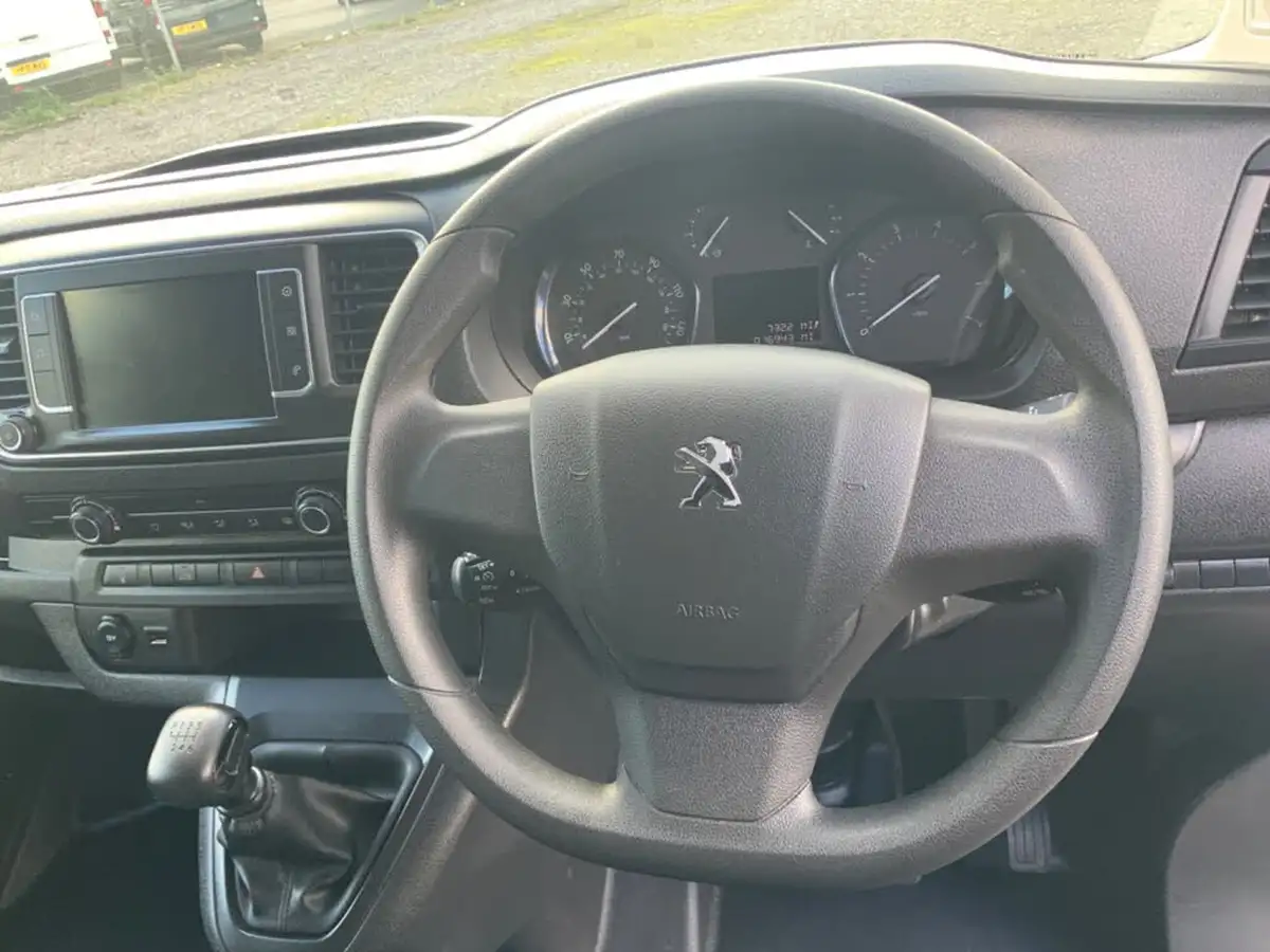2023-peugeot-expert-15-bluehdi-professional-premium-long-1000-big-18