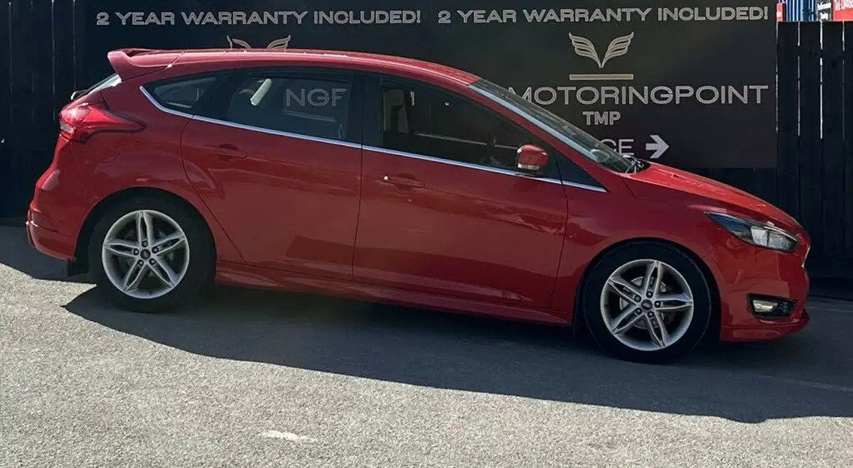 2016-ford-focus-15tdci-zetec-s-hatchback-big-4