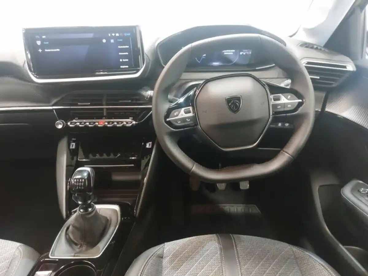 2024-peugeot-208-12-puretech-allure-big-6