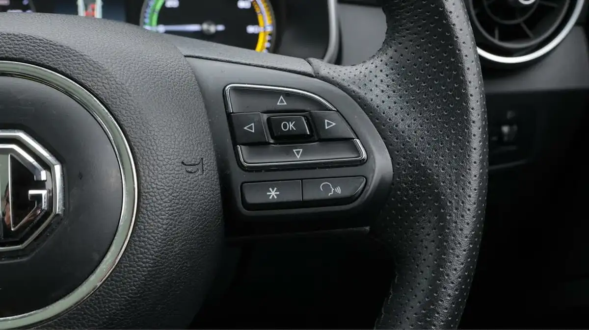 2021-mg-zs-suv-e-exclusive-ev-big-24