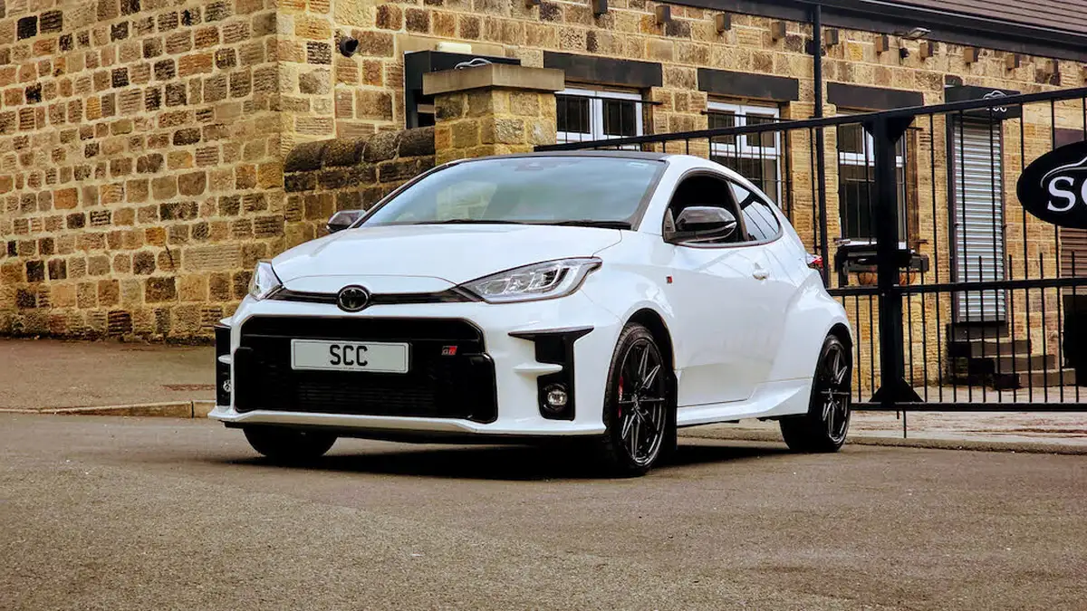 2021-toyota-yaris-16-gr-circuit-pack-big-8