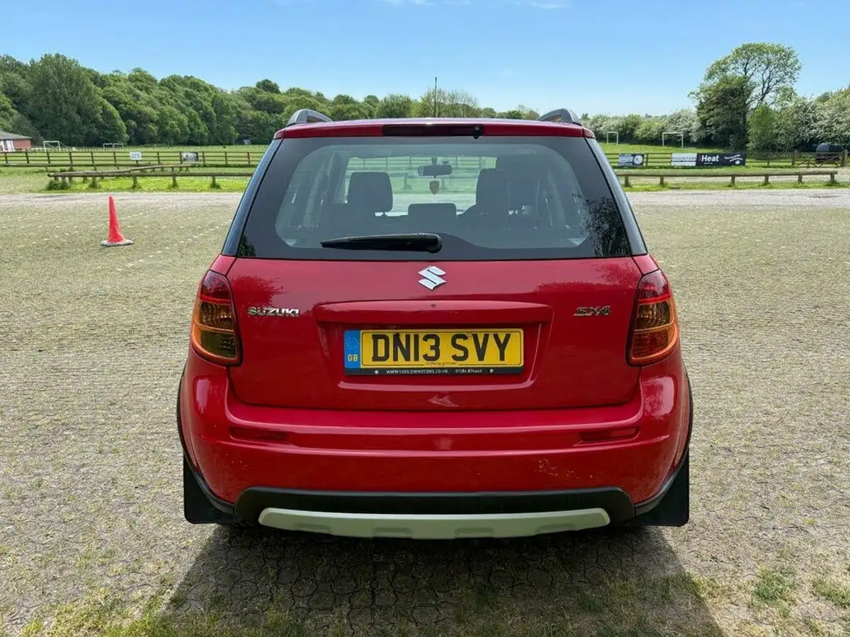 2013-suzuki-sx4-big-4