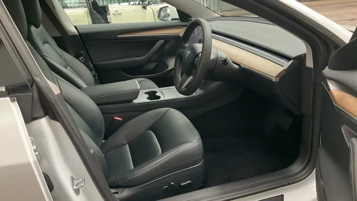 2021-tesla-model-3-e-long-range-4x4-big-2