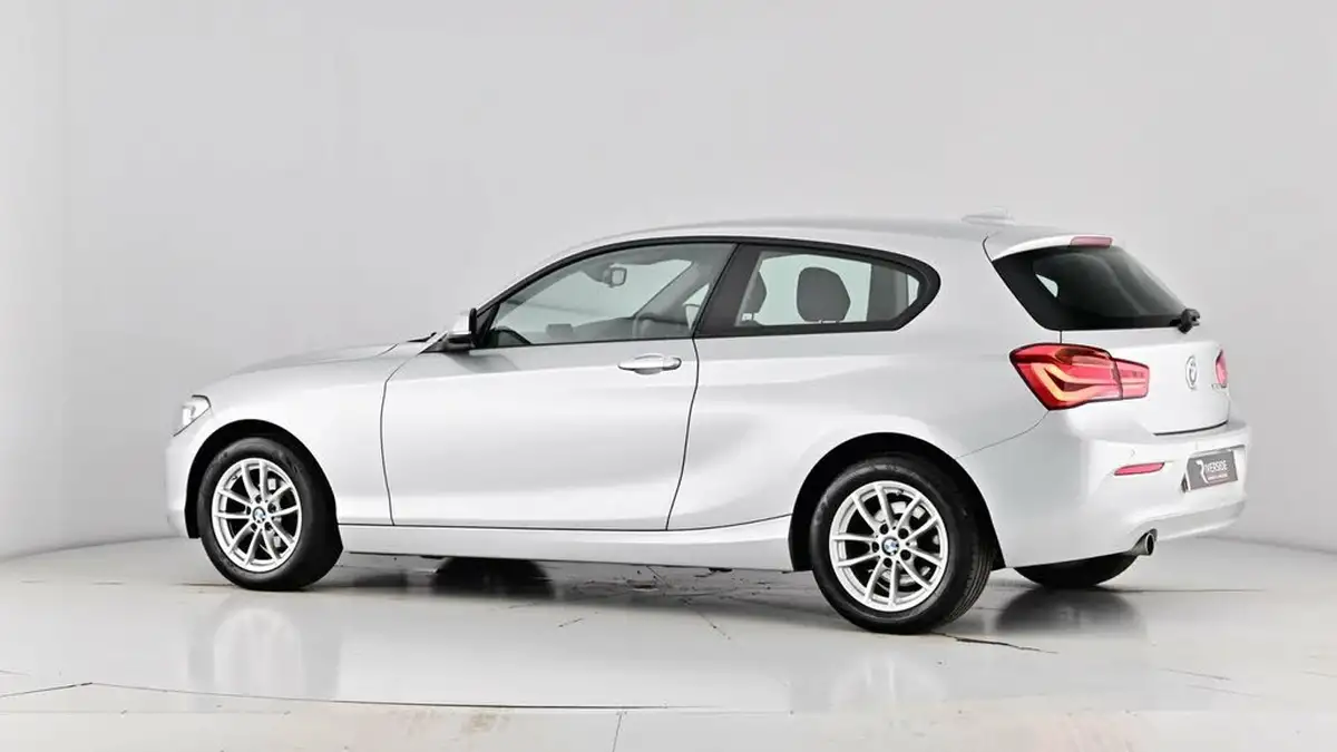 2017-bmw-1-series-20td-118d-se-3d-big-59