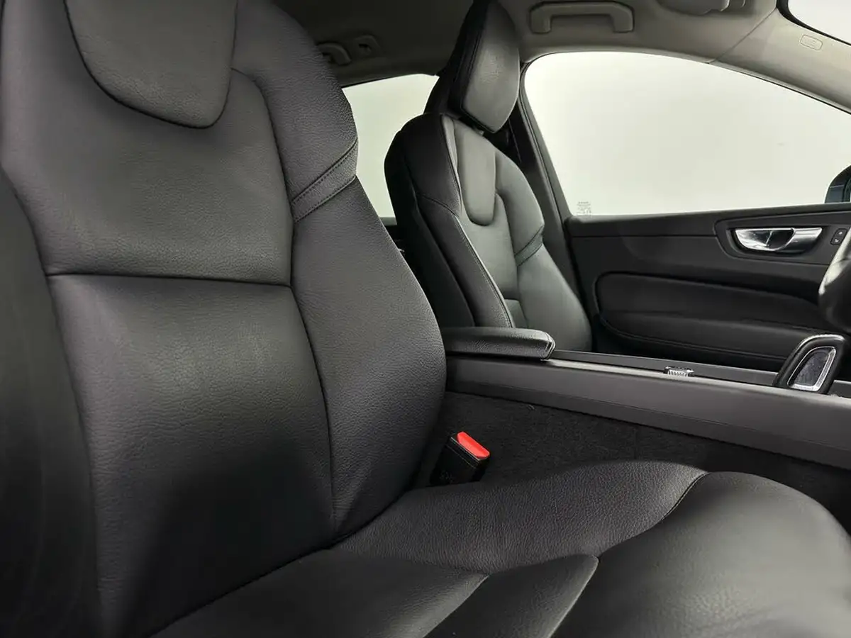 2019-volvo-xc60-20td-b4-momentum-big-28