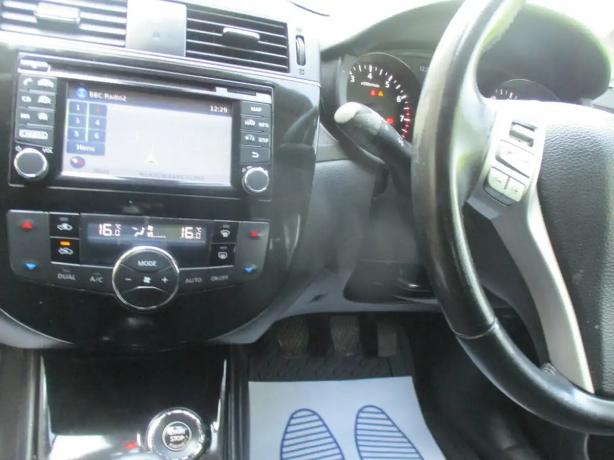 2015-nissan-pulsar-12-dig-t-n-tec-big-39