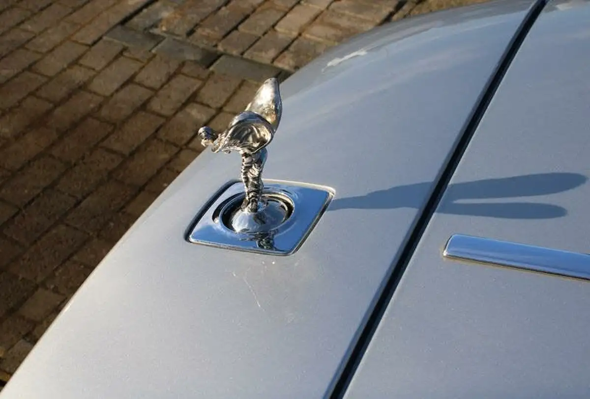 2016-rolls-royce-wraith-66-big-40