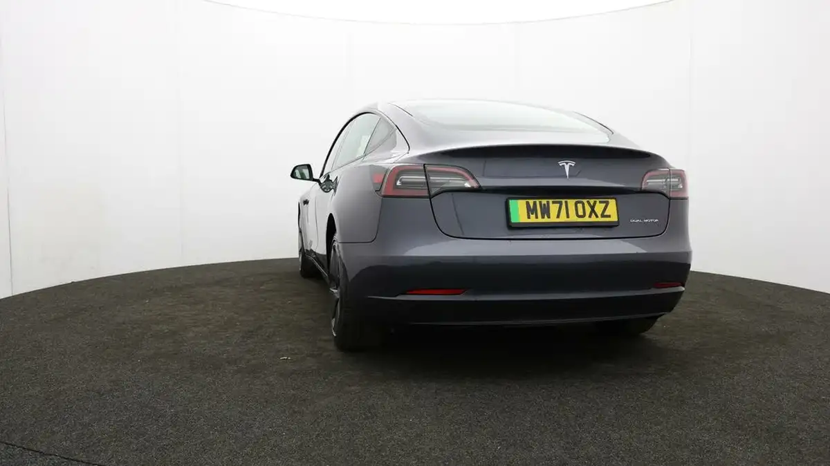 2021-tesla-model-3-e-long-range-awd-big-25