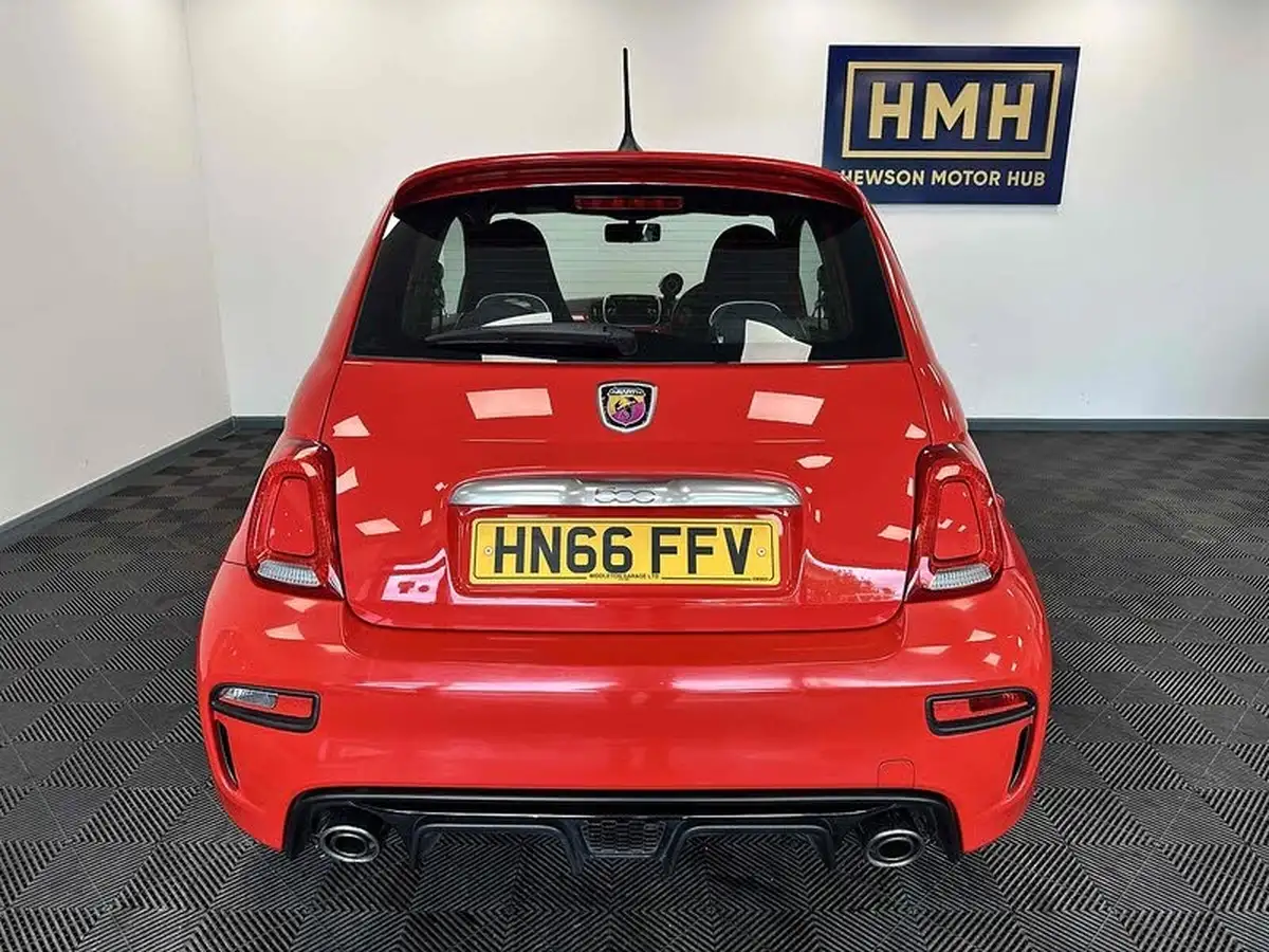 2016-abarth-595-14-tjet-big-5