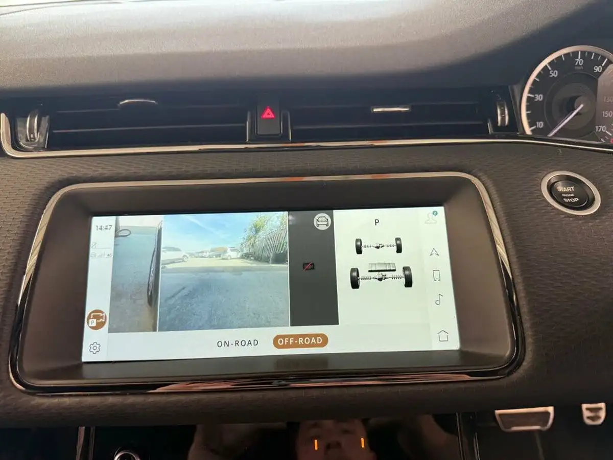2021-land-rover-range-rover-evoque-15-p300e-r-dynamic-s-big-3