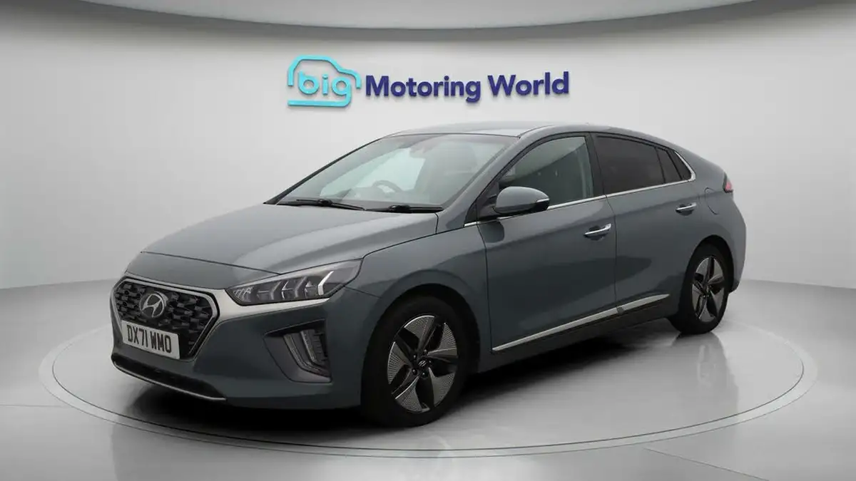2021-hyundai-ioniq-16-gdi-premium-se-hybrid-big-3