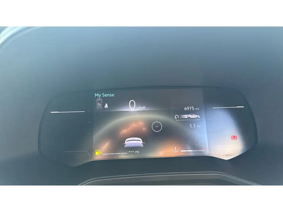 2024-renault-clio-10-tce-techno-big-17
