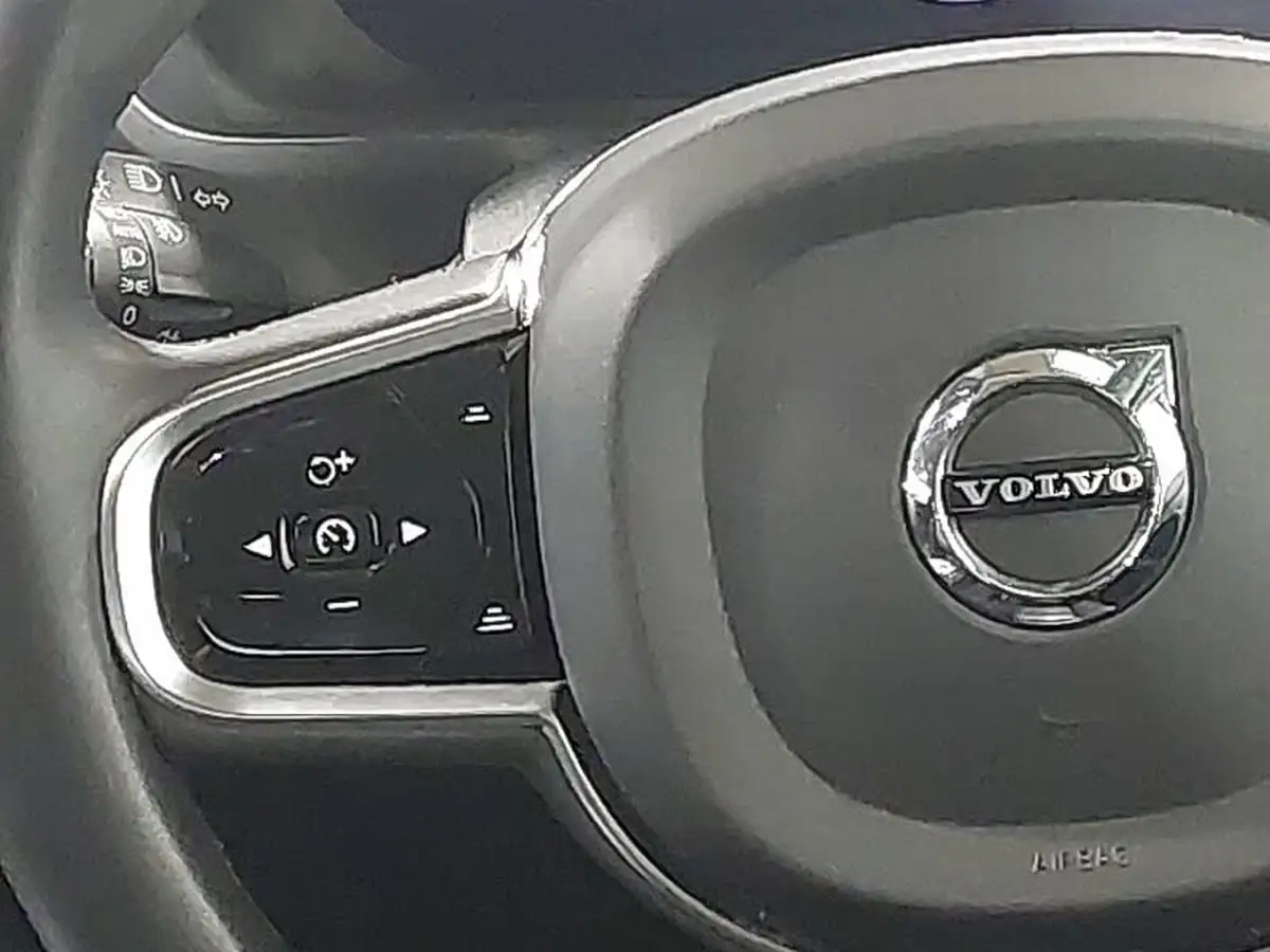 2022-volvo-xc90-20-b5-core-big-10