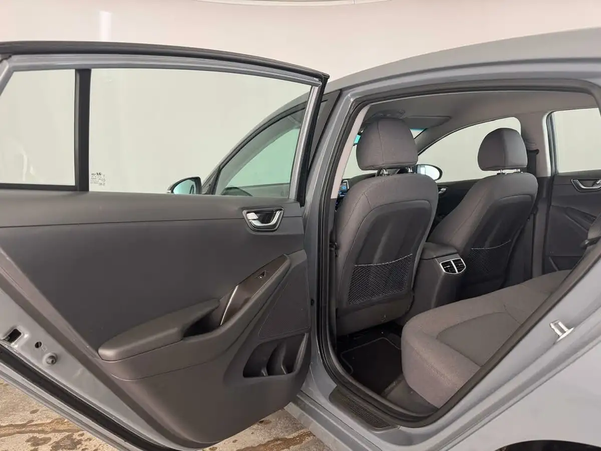 2022-hyundai-ioniq-e-premium-electric-big-13