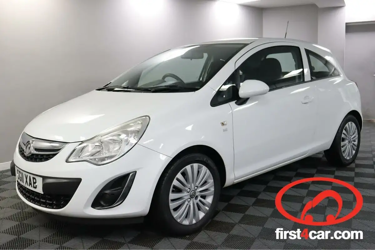 2011-vauxhall-corsa-12-excite-3d-big-0