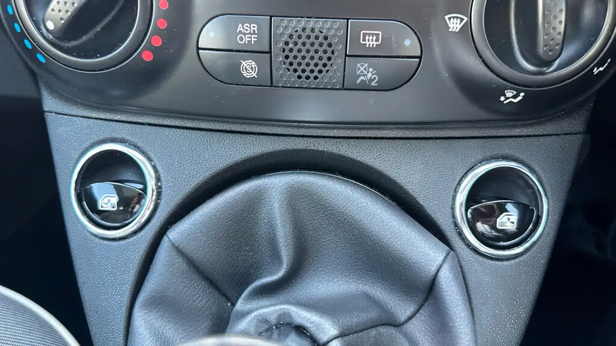 2019-fiat-500-12-lounge-ss-big-36