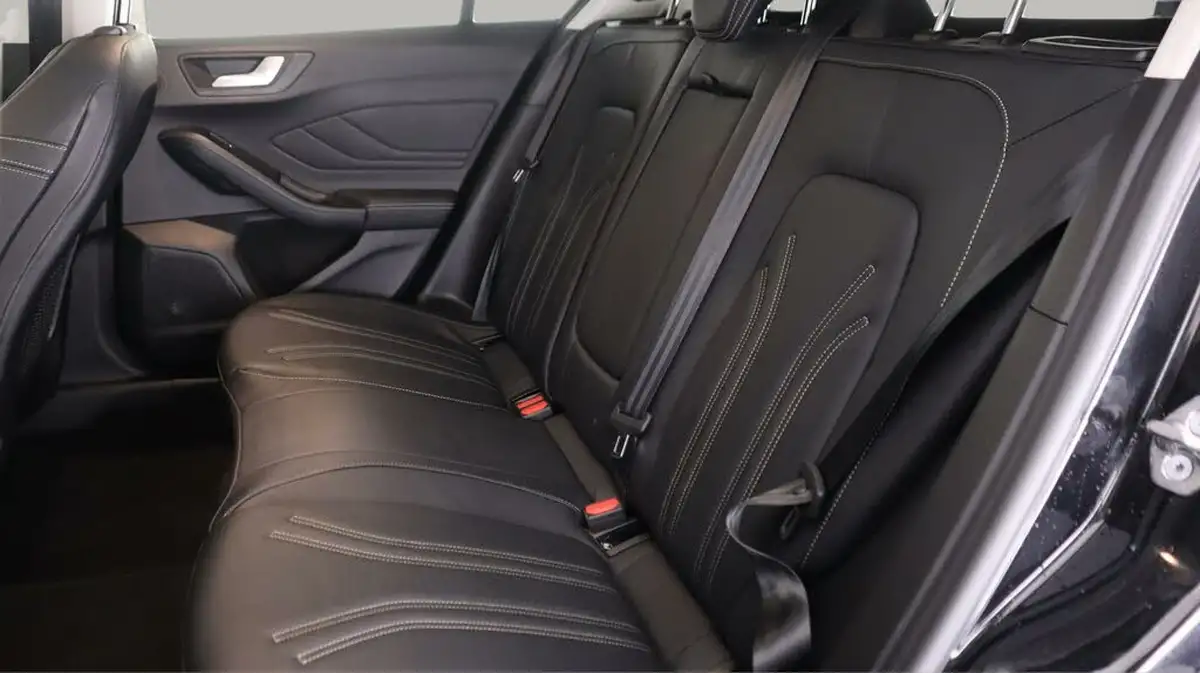 2020-ford-focus-15-vignale-hatchback-big-24