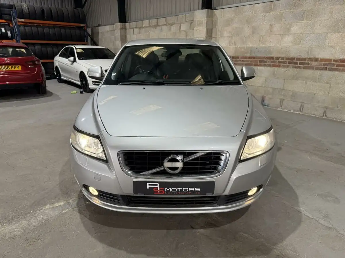2011-volvo-s40-20td-d3-se-lux-148bhp-big-5