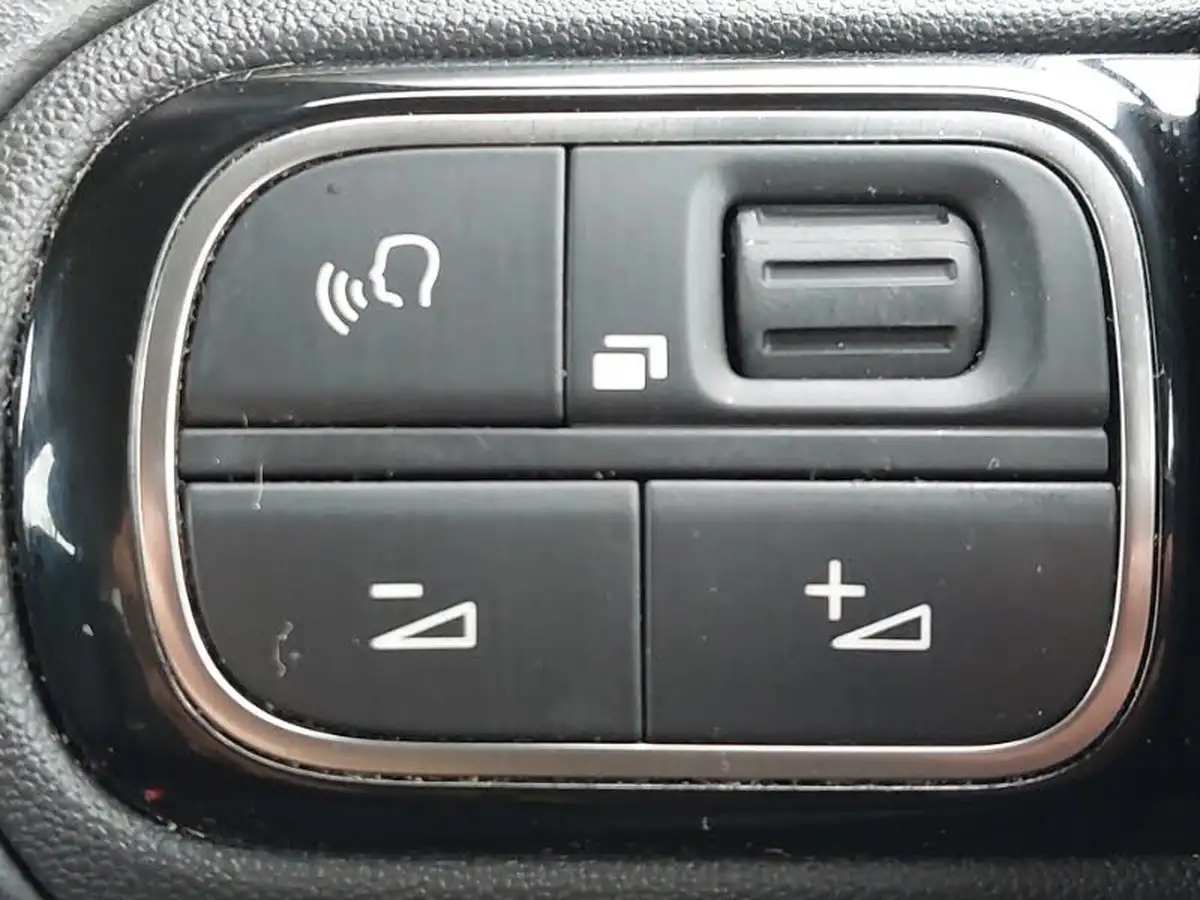2021-citroen-c3-12-puretech-shine-83ps-big-13
