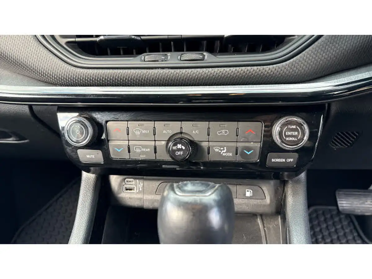 2022-jeep-compass-13-gse-trailhawk-big-12