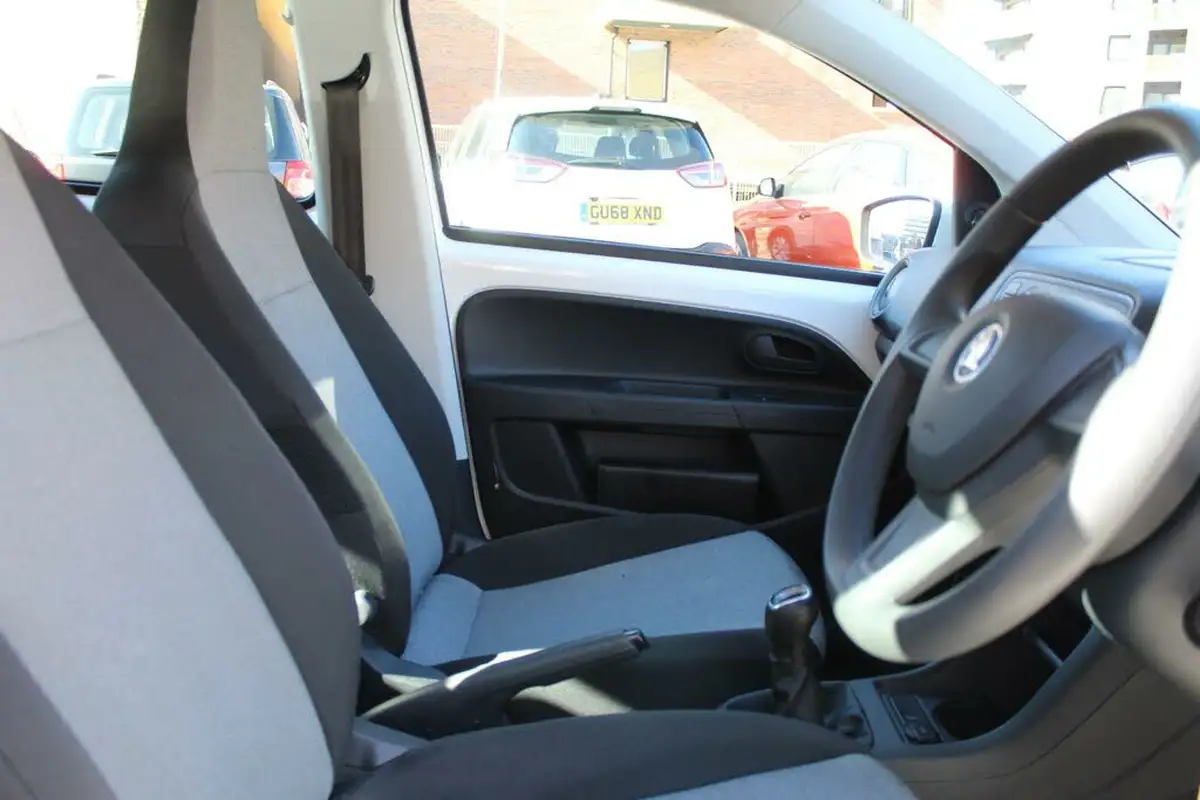 2015-skoda-citigo-10-se-5d-big-15