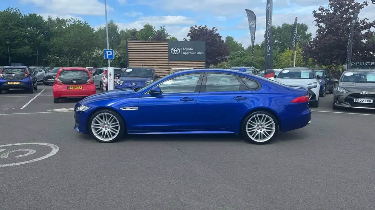 2016-jaguar-xf-20td-r-sport-180ps-auto-big-16