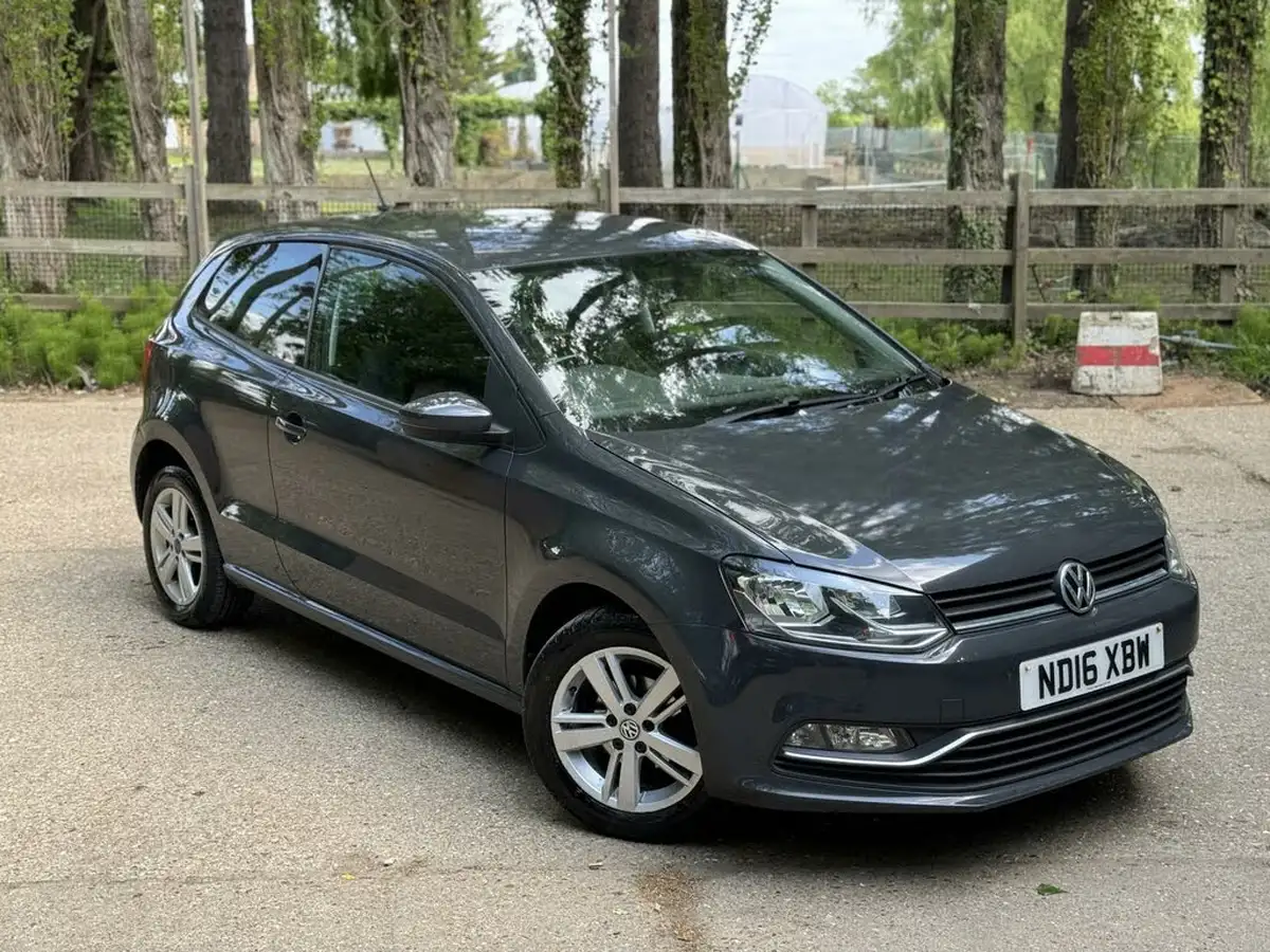 2016-volkswagen-polo-10-match-60ps-3d-big-9