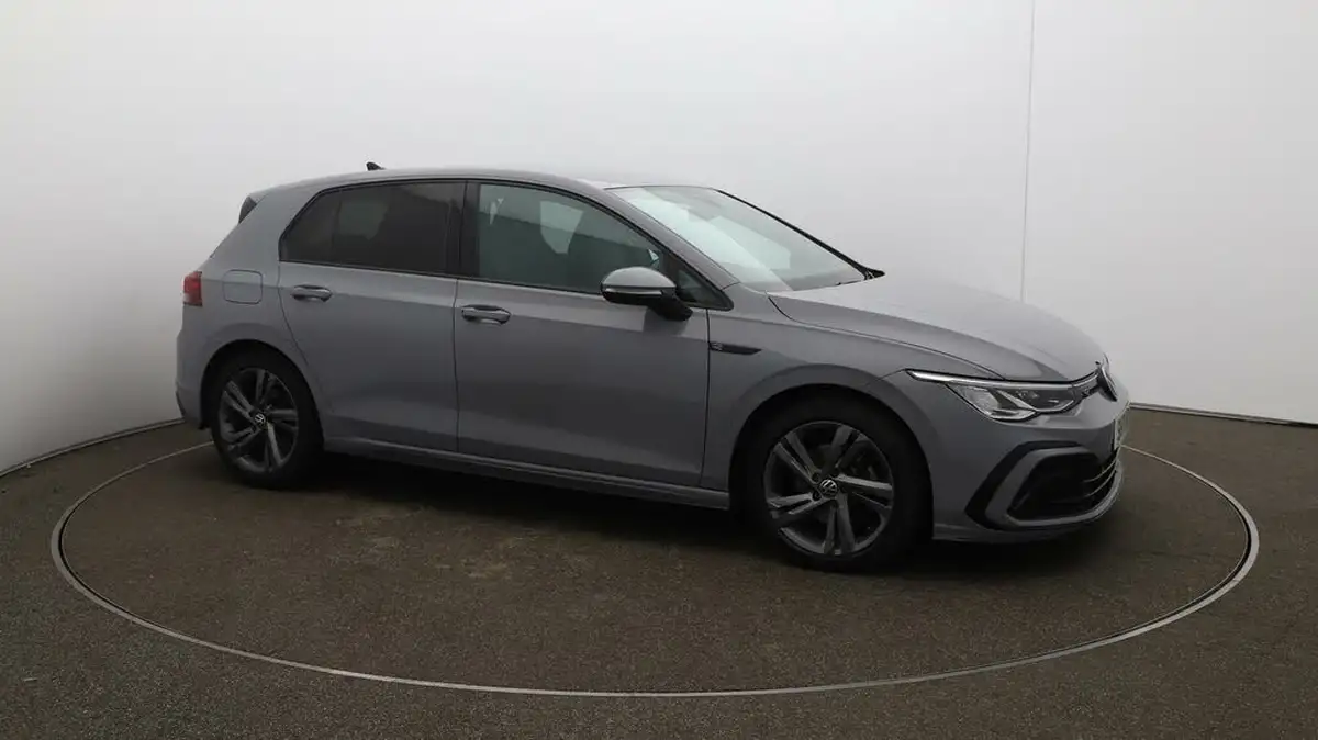 2021-volkswagen-golf-big-29