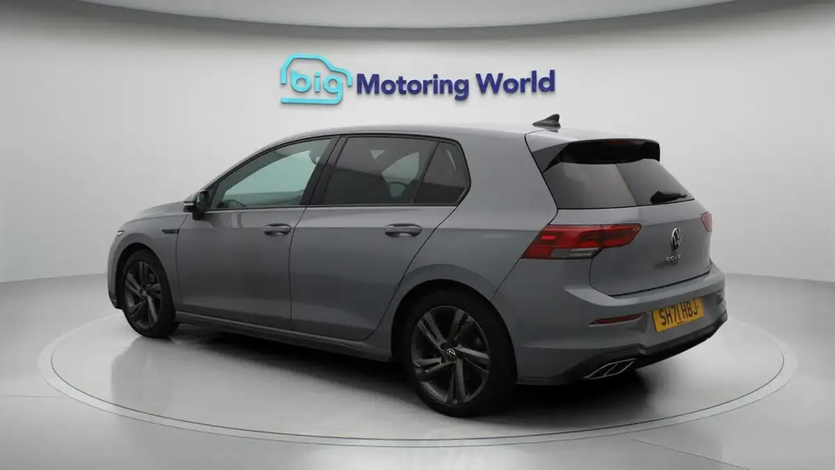 2021-volkswagen-golf-big-5