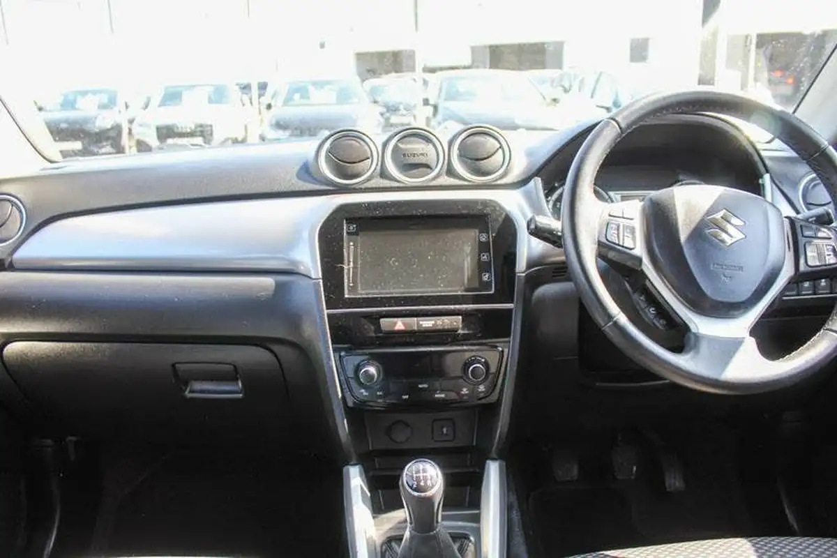 2016-suzuki-vitara-16-sz-t-big-15