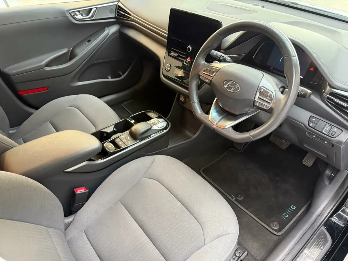 2022-hyundai-ioniq-e-premium-electric-big-15