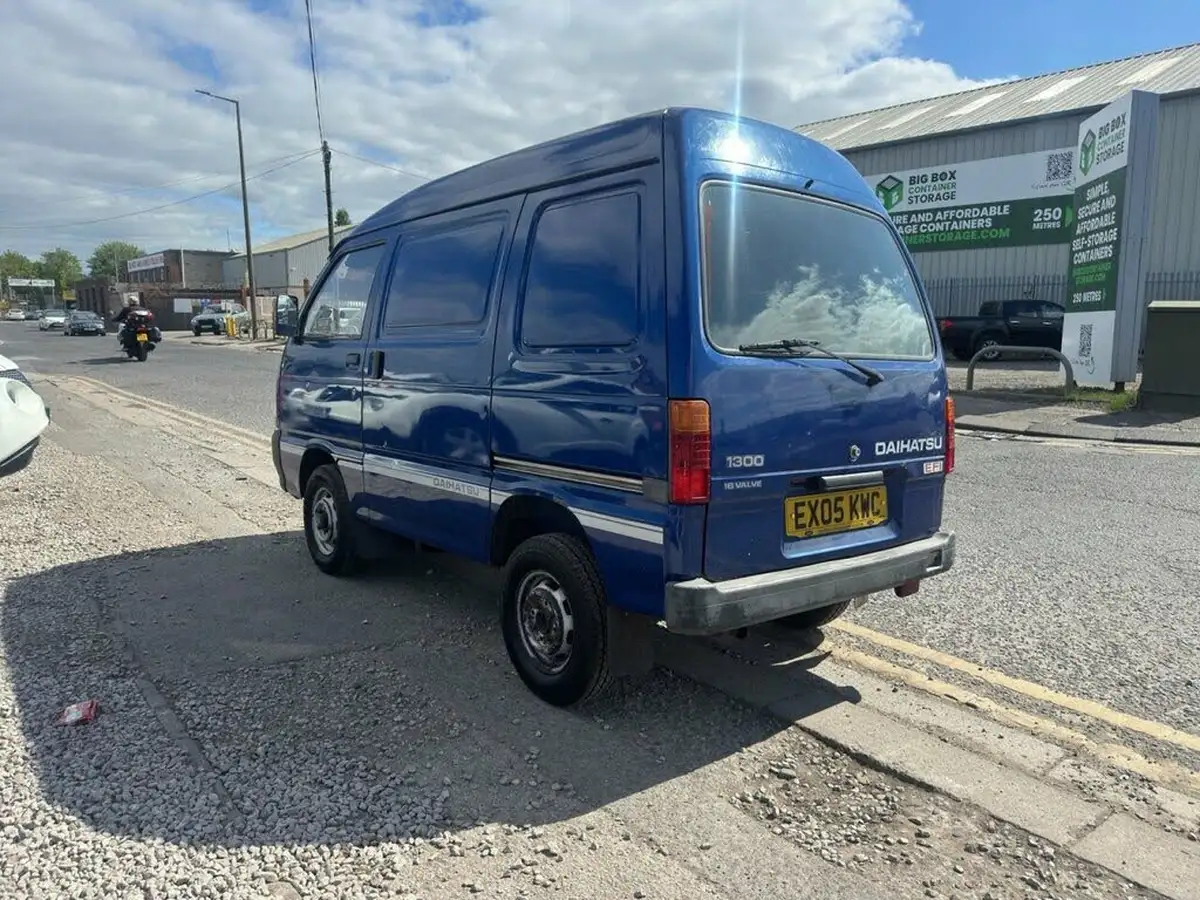 2005-daihatsu-hijet-13-lpg-panel-van-big-27