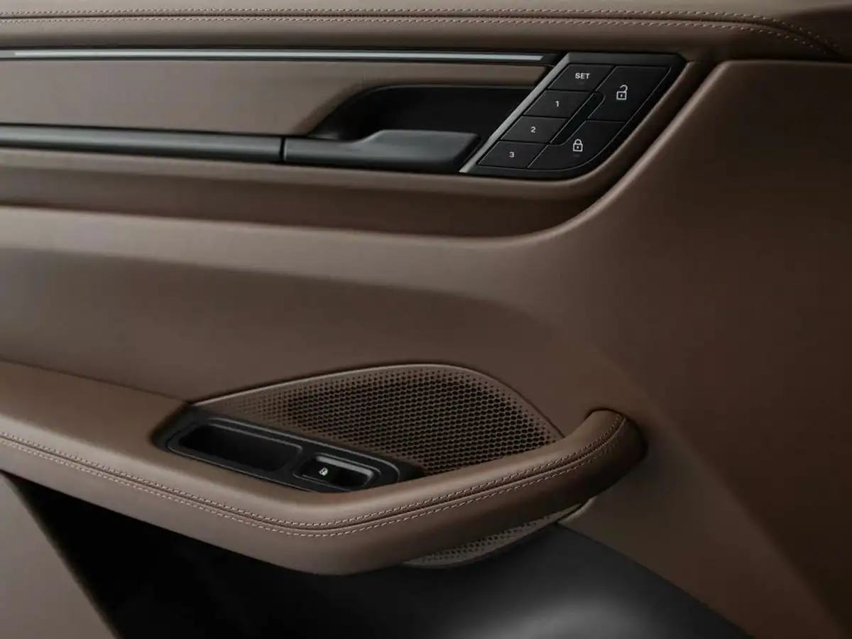 2024-porsche-macan-e-turbo-electric-big-29