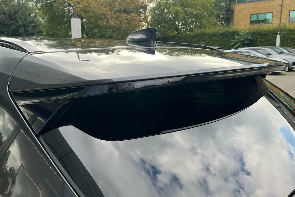2024-jaguar-f-pace-20-d200-r-dynamic-hse-black-big-21