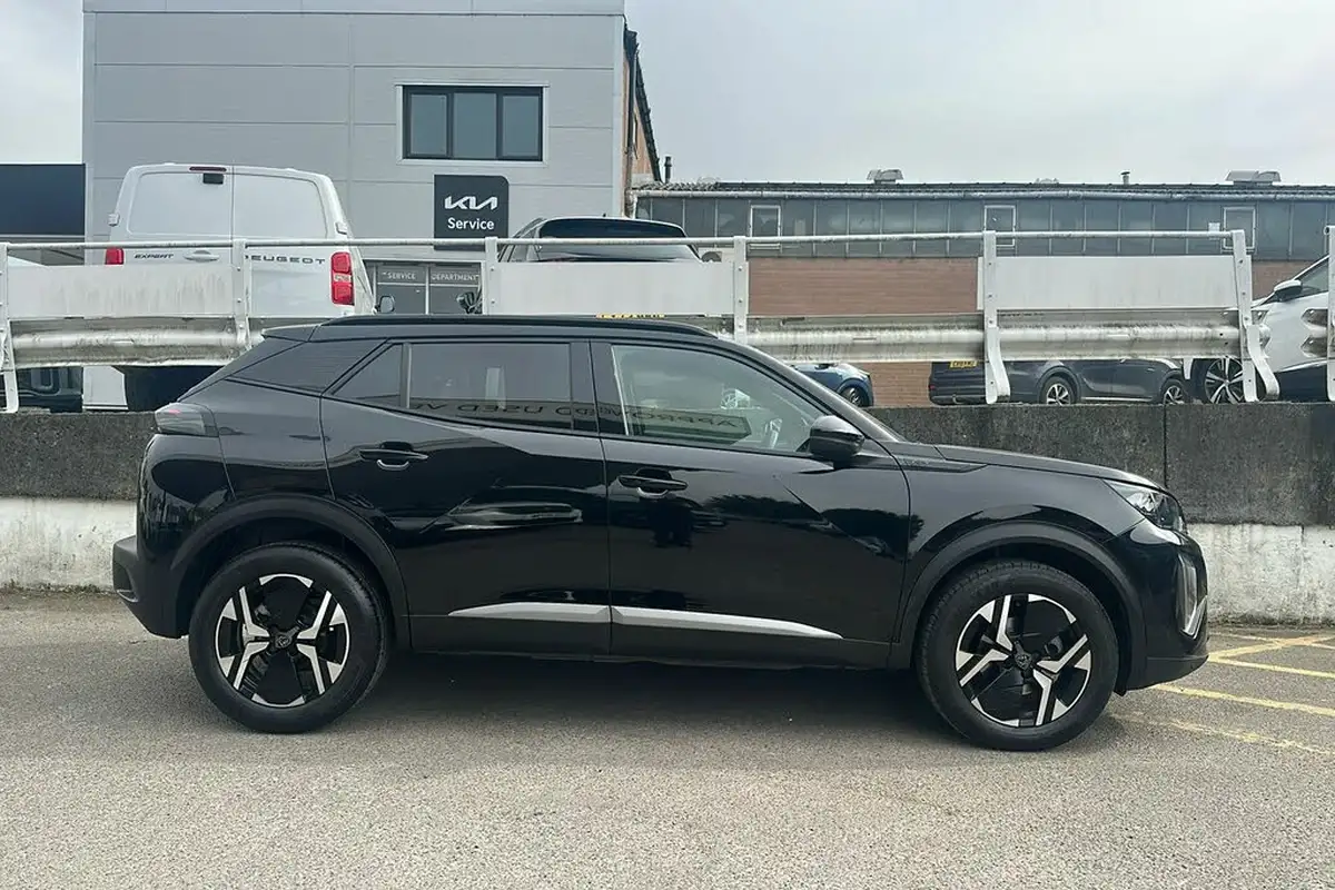 2024-peugeot-2008-suv-12-puretech-gt-130ps-eat8-big-5
