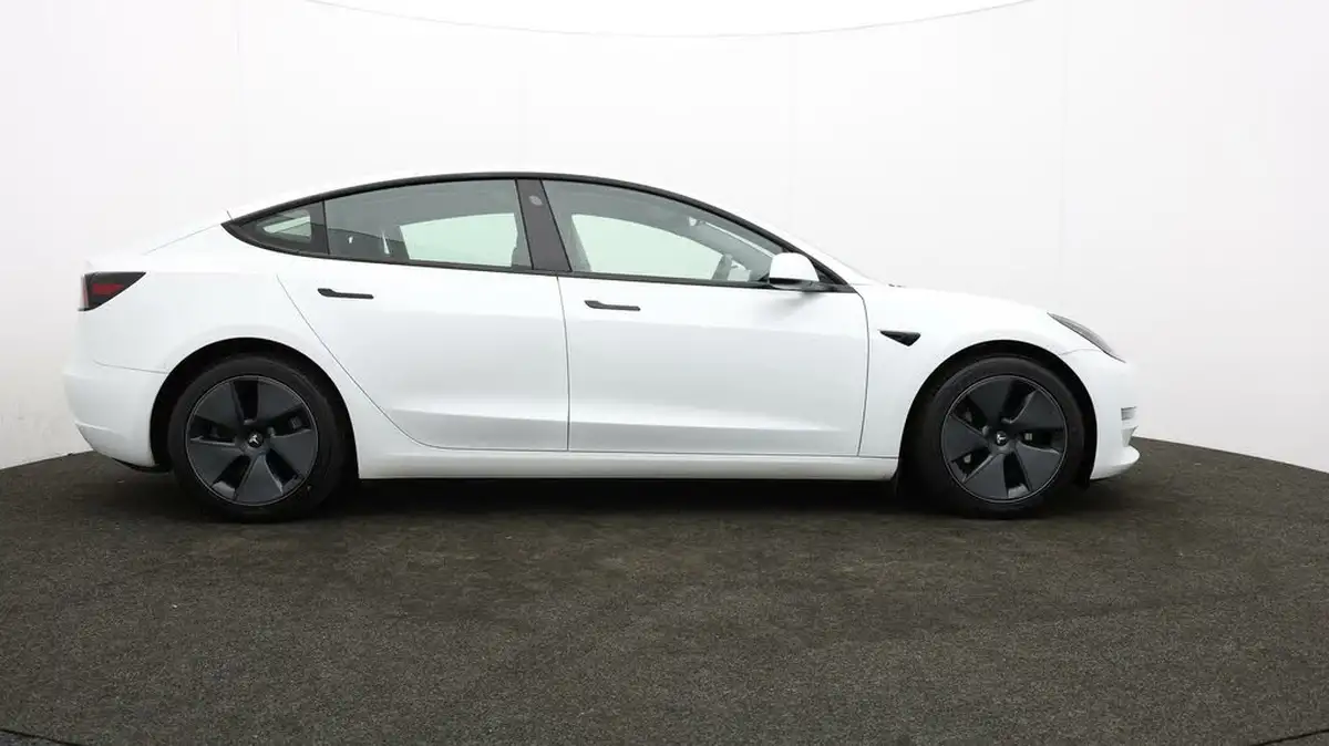 2021-tesla-model-3-e-long-range-4x4-big-32