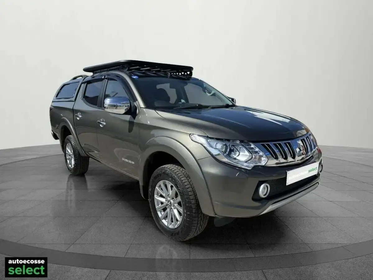 2016-mitsubishi-l200-24di-d-barbarian-big-1