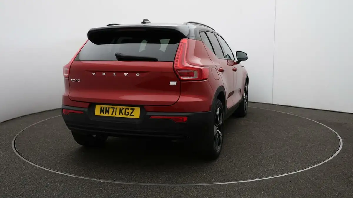 2022-volvo-xc40-15-t4-r-design-big-46