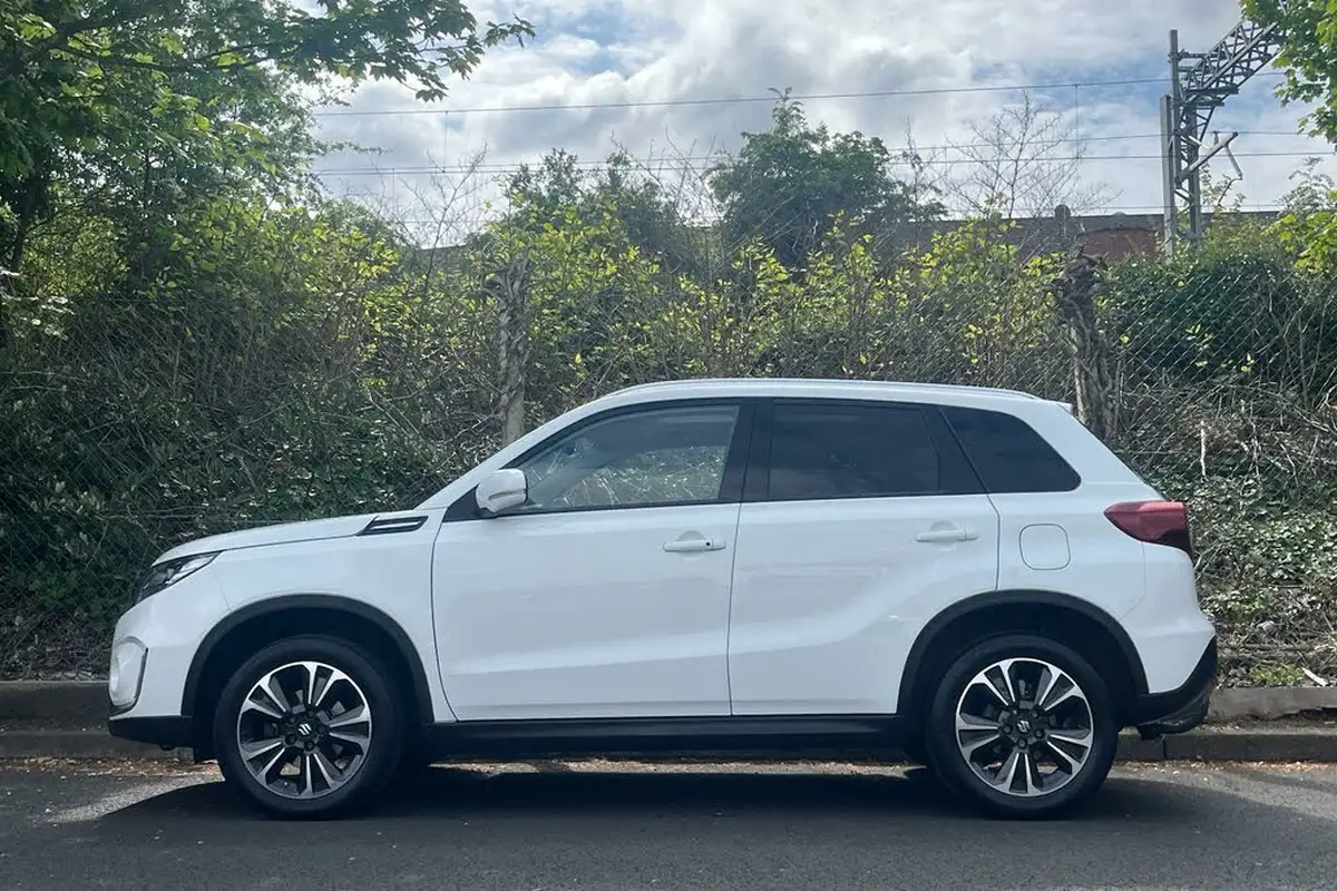 2022-suzuki-vitara-15-sz5-big-12