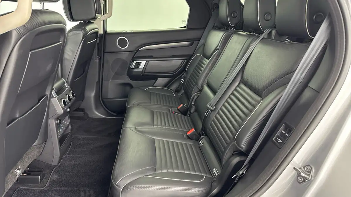 2019-land-rover-discovery-30-sd6-hse-luxury-big-13