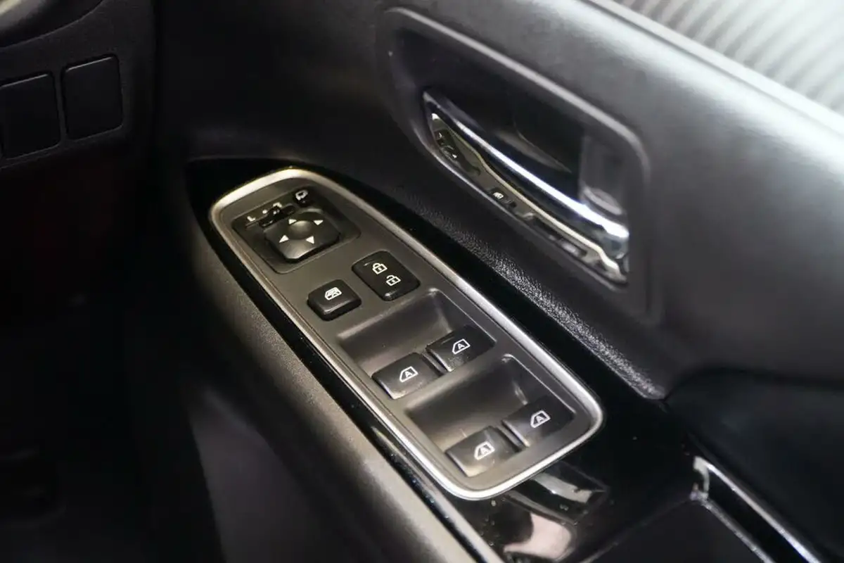 2021-mitsubishi-outlander-24-dynamic-phev-big-58