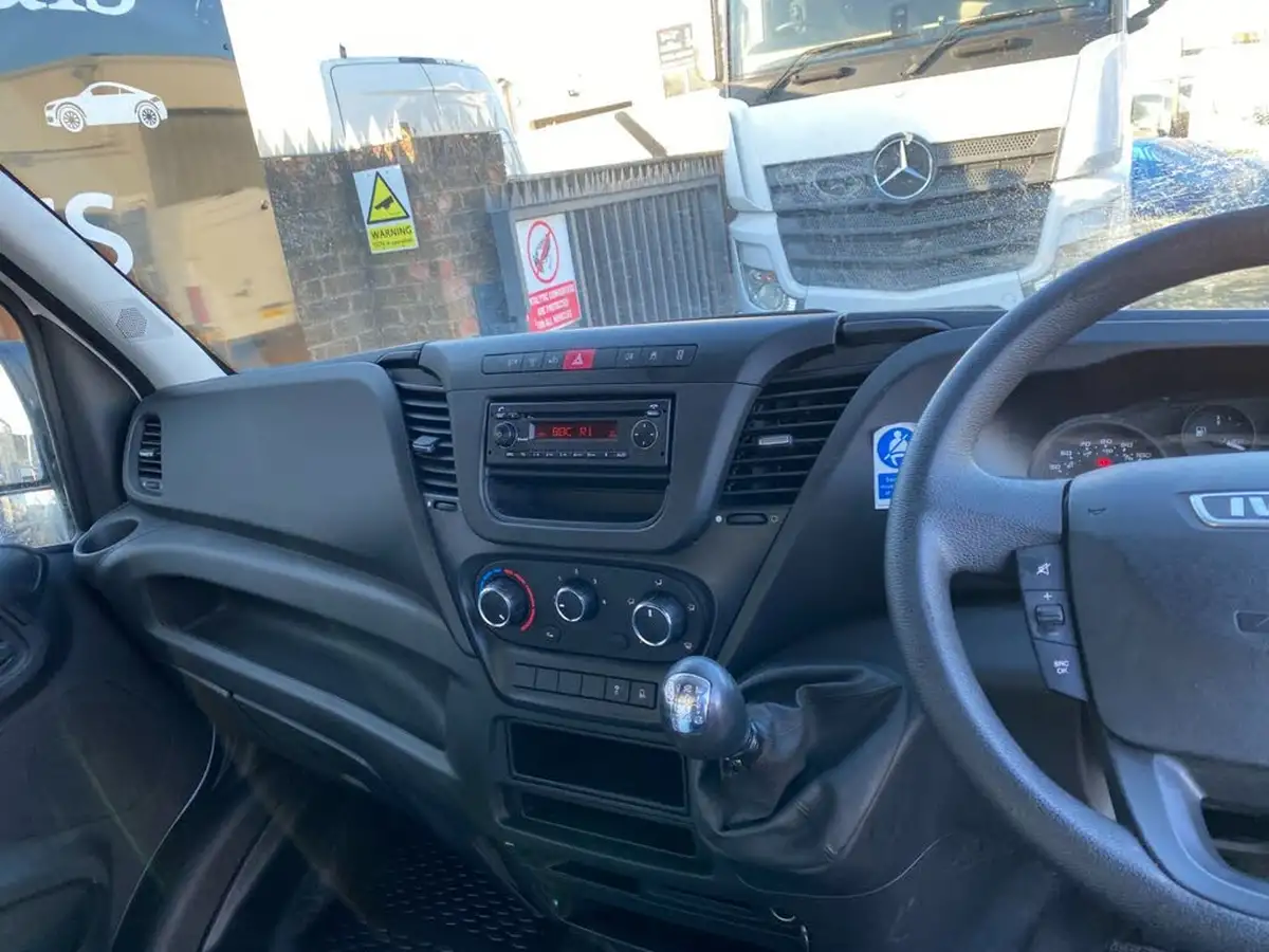 2018-iveco-daily-s-class-23td-35s12v-3520-h1-business-big-37