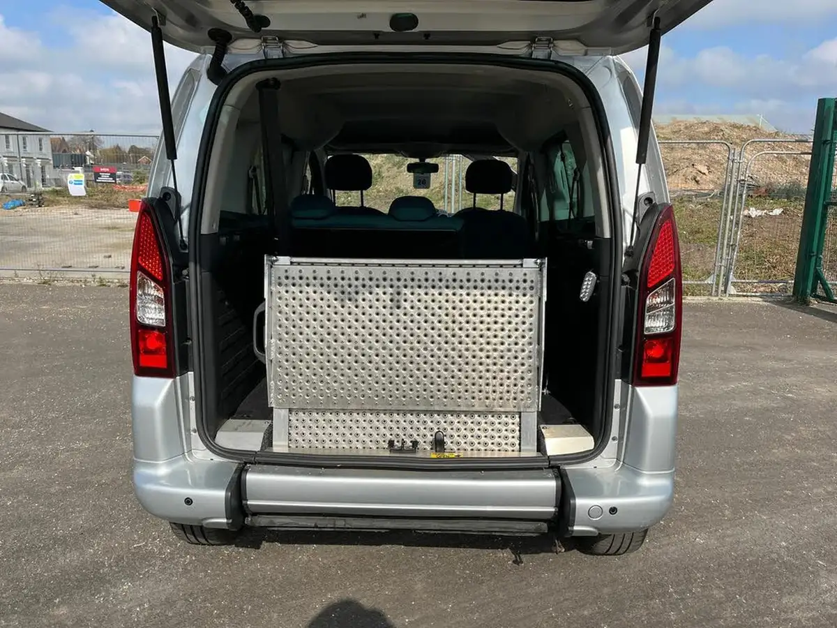 2018-citroen-berlingo-16bluehdi-multispace-feel-102ps-ss-etg6-big-9