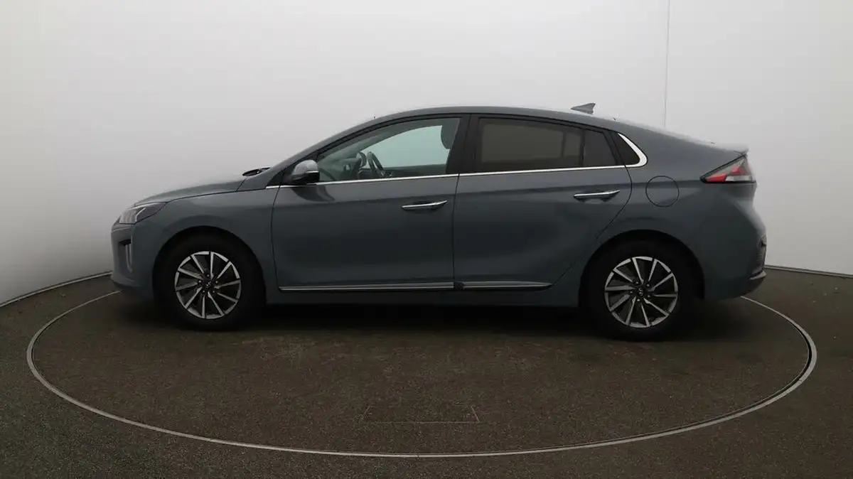 2022-hyundai-ioniq-e-premium-se-electric-big-55