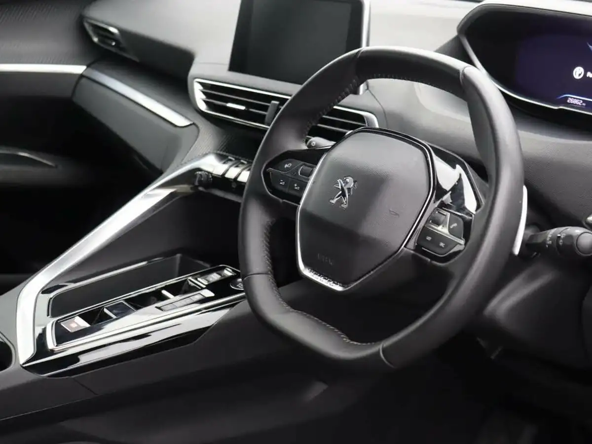 2023-peugeot-5008-suv-15-bluehdi-allure-130ps-eat8-big-11