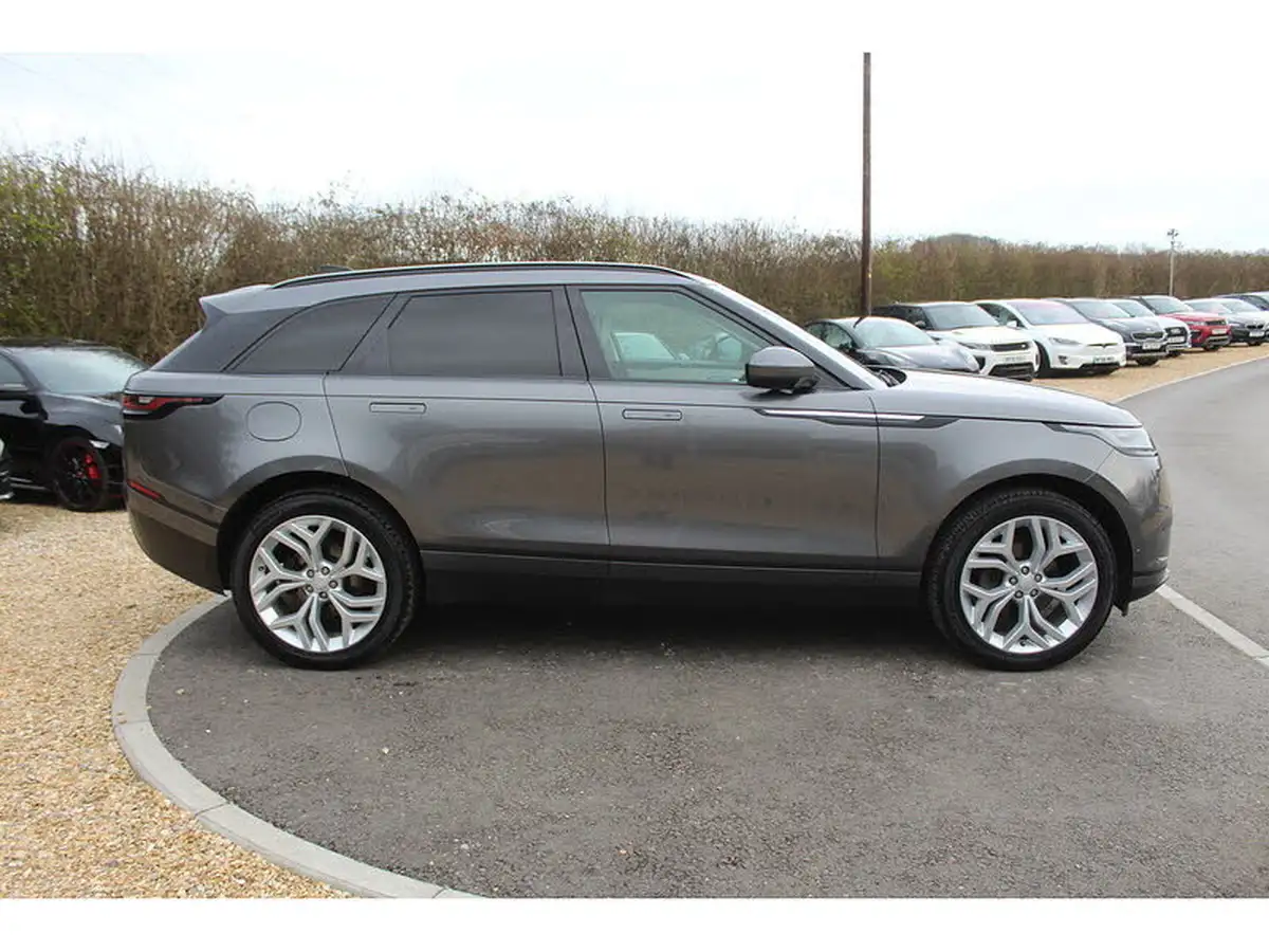 2019-land-rover-range-rover-velar-20-d240-hse-big-3