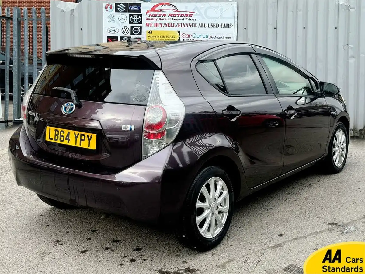 2014-toyota-yaris-big-1